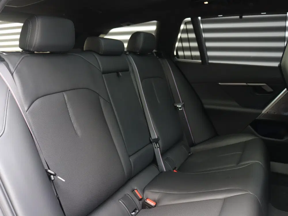 BMW M5 Touring uit 2026, foto 10