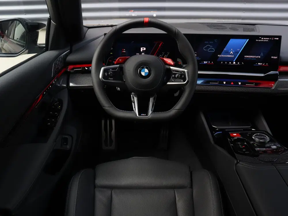BMW M5 Touring uit 2026, foto 9