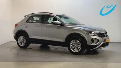 Volkswagen T-Roc 1.5 TSI 150pk DSG Life Navigatie Trekhaak P uit 2023