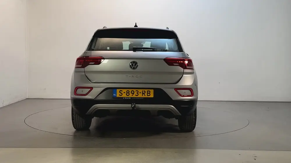 Volkswagen T-Roc 1.5 TSI 150pk DSG Life Navigatie Trekhaak P uit 2023, foto 10