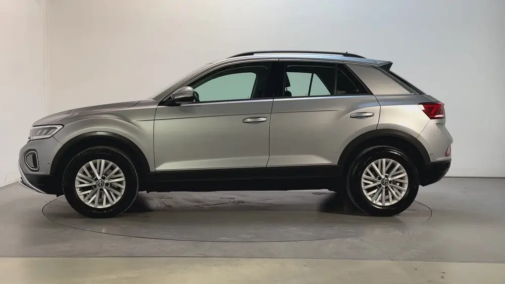 Volkswagen T-Roc 1.5 TSI 150pk DSG Life Navigatie Trekhaak P uit 2023, foto 14