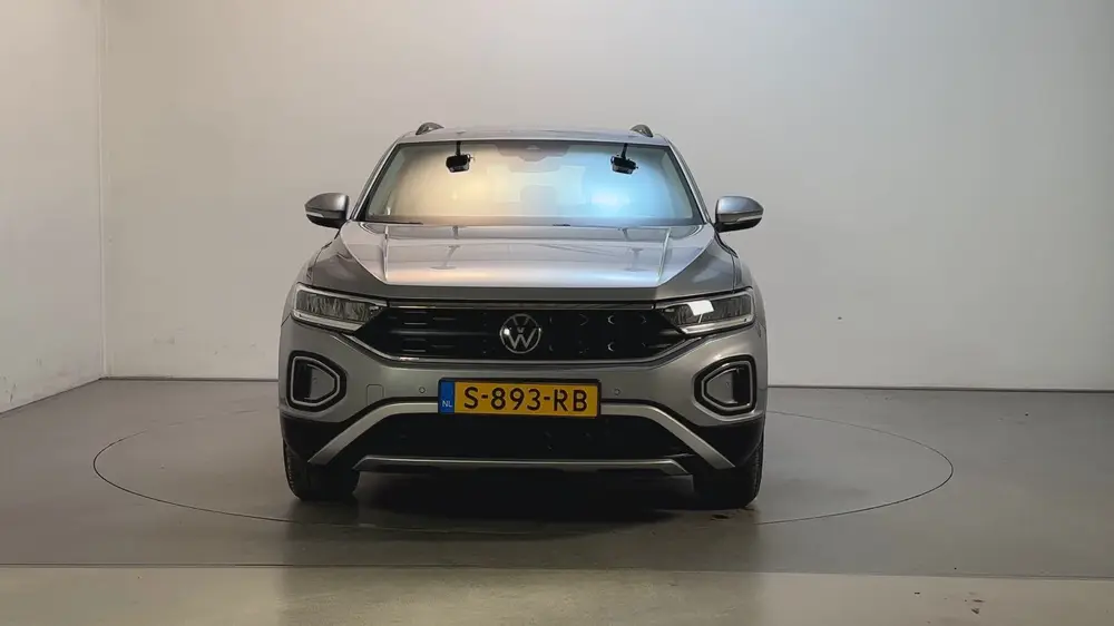 Volkswagen T-Roc 1.5 TSI 150pk DSG Life Navigatie Trekhaak P uit 2023, foto 16