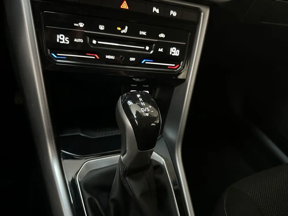 Volkswagen T-Roc 1.5 TSI 150pk DSG Life Navigatie Trekhaak P uit 2023, foto 18