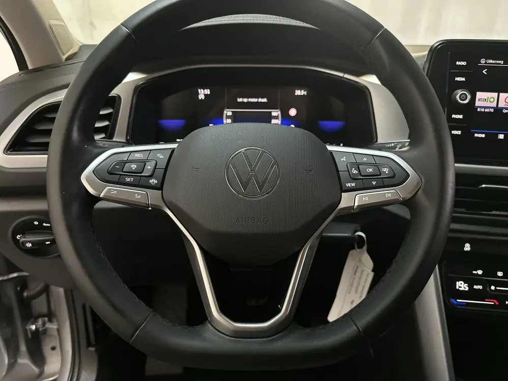 Volkswagen T-Roc 1.5 TSI 150pk DSG Life Navigatie Trekhaak P uit 2023, foto 5