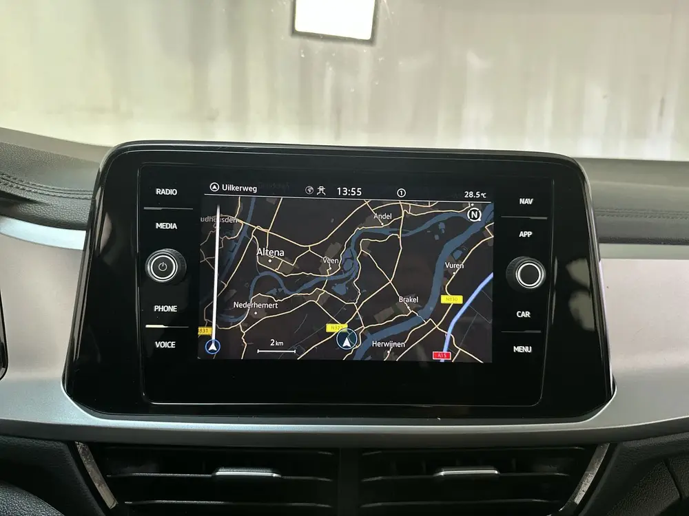 Volkswagen T-Roc 1.5 TSI 150pk DSG Life Navigatie Trekhaak P uit 2023, foto 7