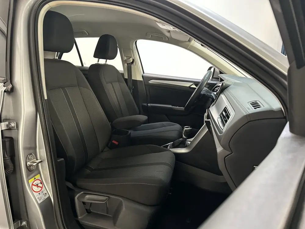 Volkswagen T-Roc 1.5 TSI 150pk DSG Life Navigatie Trekhaak P uit 2023, foto 9