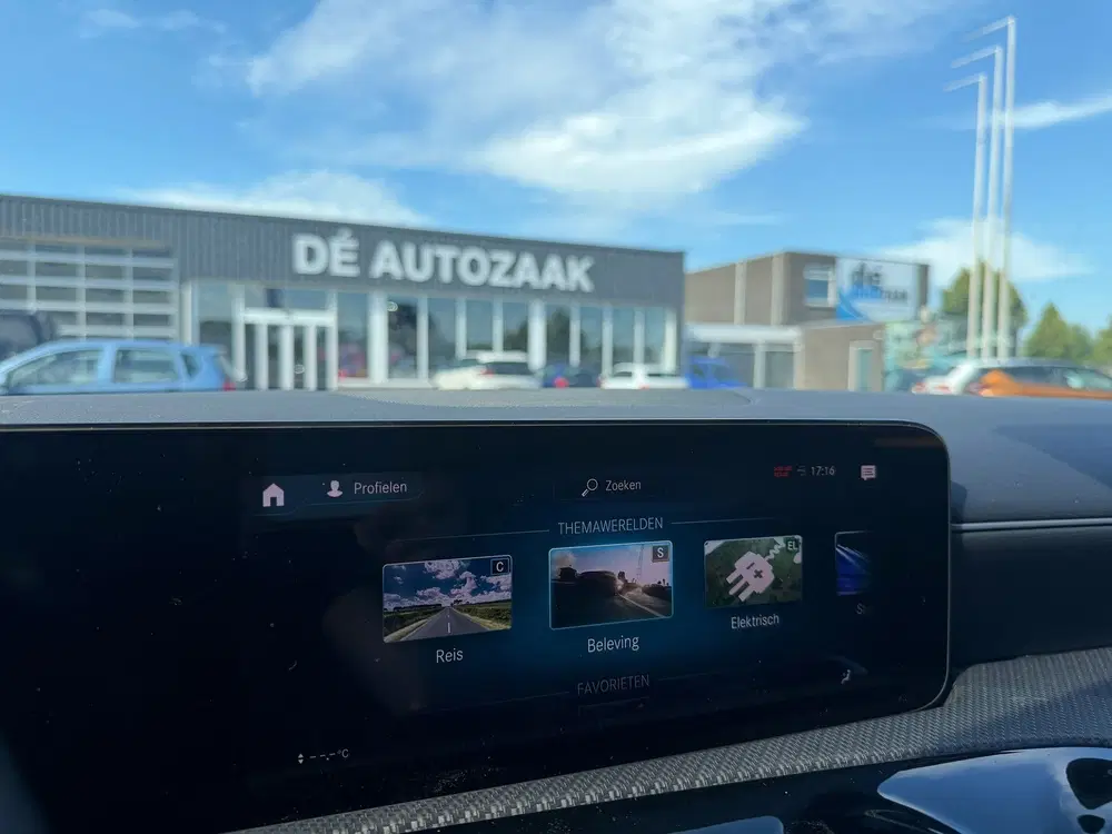 Mercedes-Benz A-Klasse 250 e Luxury Line Plug-In Hybrid uit 2022, foto 19