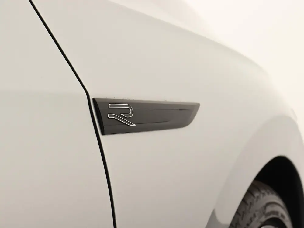 Volkswagen Golf 1.5 eTSI R-Line Business | APPLE CARPLAY | P uit 2024, foto 14