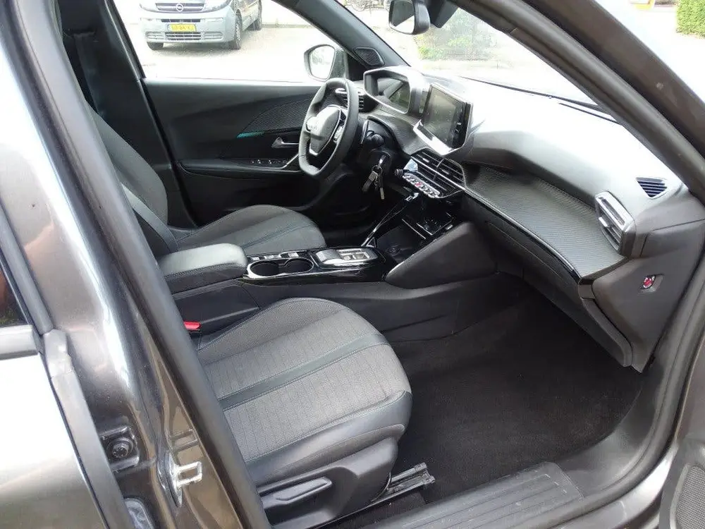 Peugeot 2008 1.2 PURETECH GT 130Pk-Automaat-Carplay-Nav uit 2023, foto 7