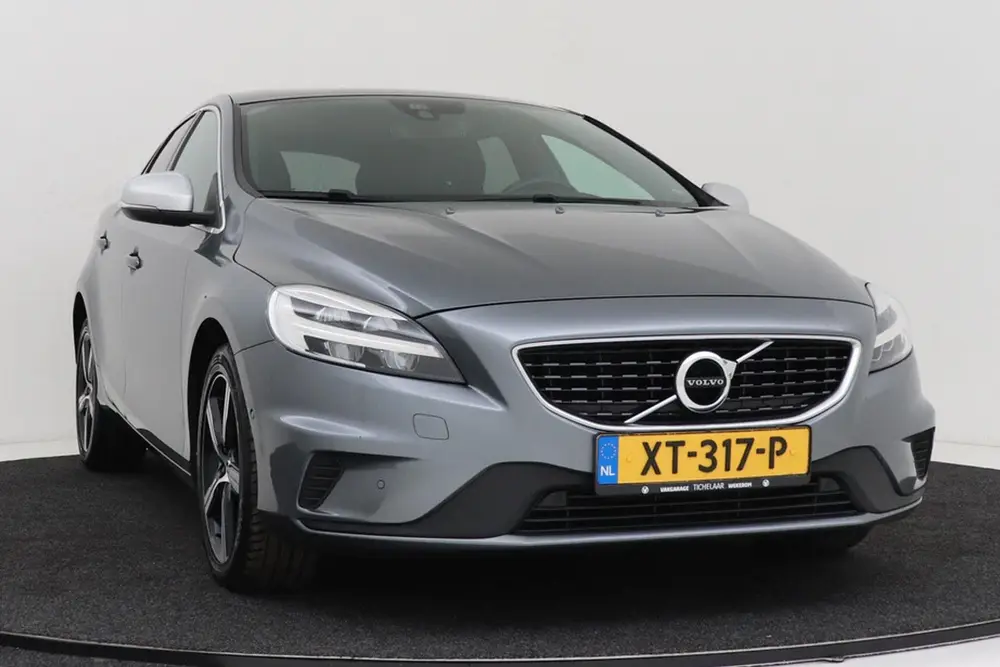 Volvo V40 1.5 T3 Polar+ Sport R-Design | Panoramadak | Org N uit 2019, foto 14