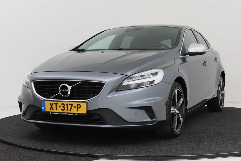 Volvo V40 1.5 T3 Polar+ Sport R-Design | Panoramadak | Org N uit 2019, foto 15