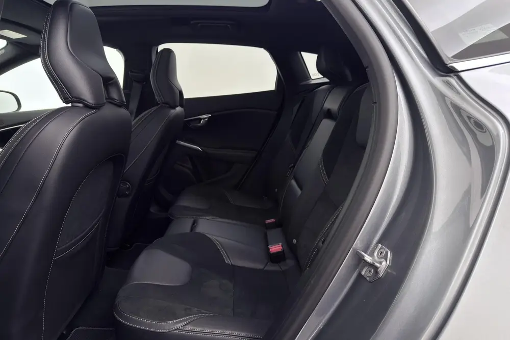 Volvo V40 1.5 T3 Polar+ Sport R-Design | Panoramadak | Org N uit 2019, foto 18