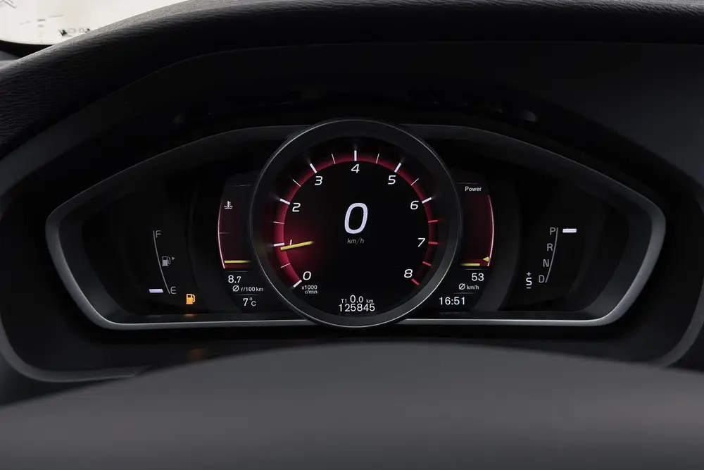 Volvo V40 1.5 T3 Polar+ Sport R-Design | Panoramadak | Org N uit 2019, foto 19