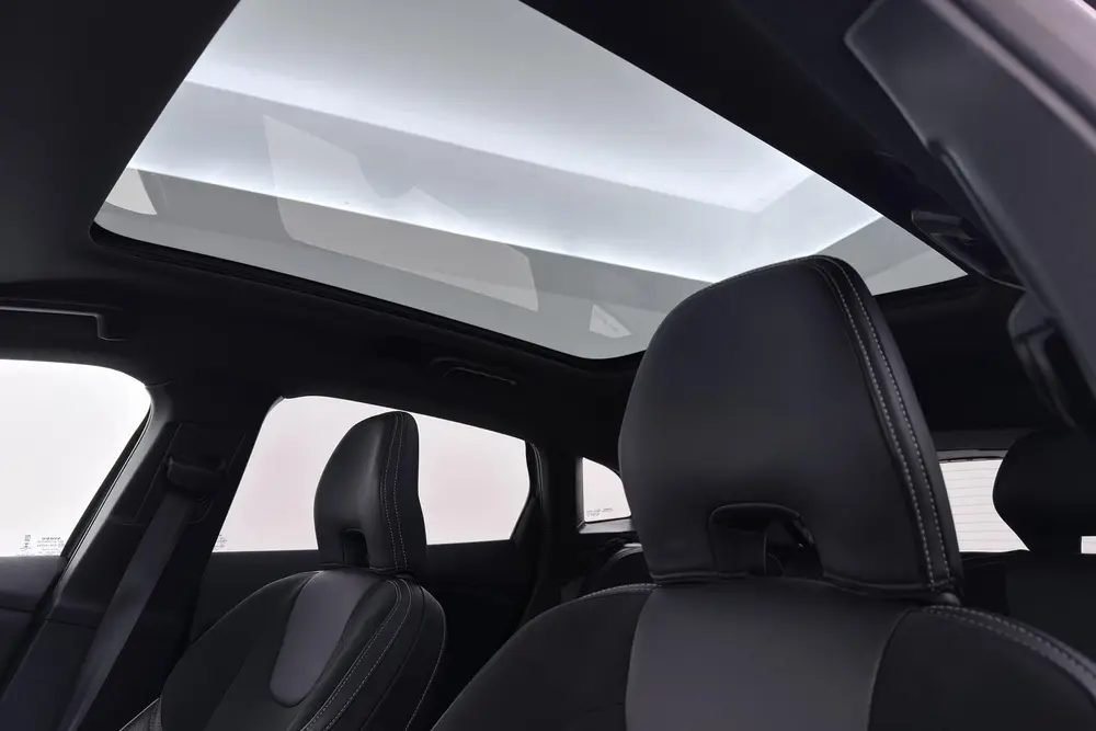 Volvo V40 1.5 T3 Polar+ Sport R-Design | Panoramadak | Org N uit 2019, foto 4