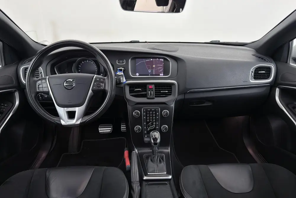 Volvo V40 1.5 T3 Polar+ Sport R-Design | Panoramadak | Org N uit 2019, foto 8