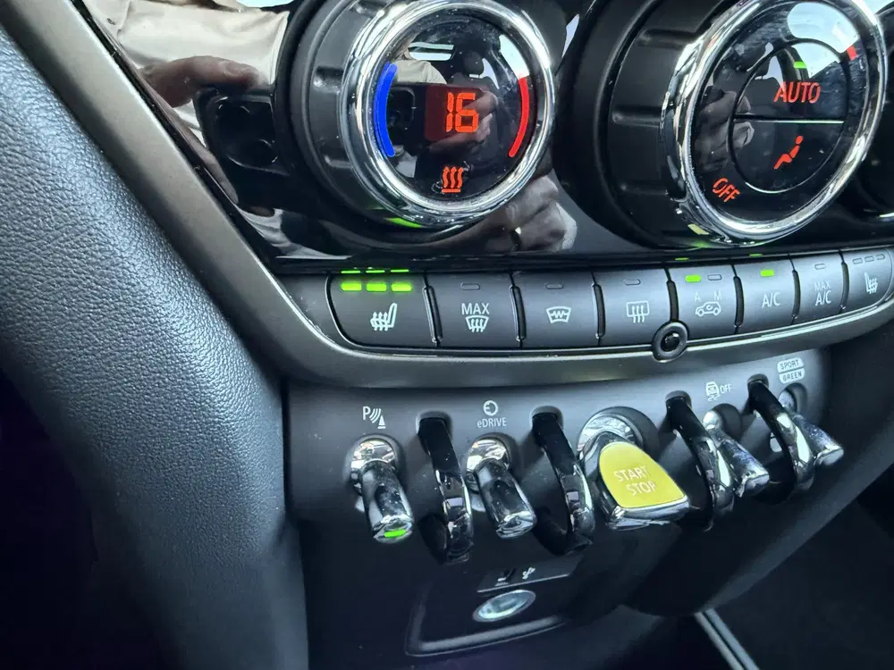 Mini Countryman 2.0 Cooper SE ALL4 Pano uit 2022, foto 16