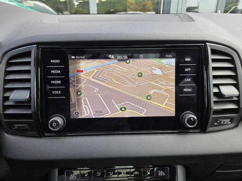 Skoda Karoq 1.5 TSI ACT Sportline Business uit 2021, foto 11