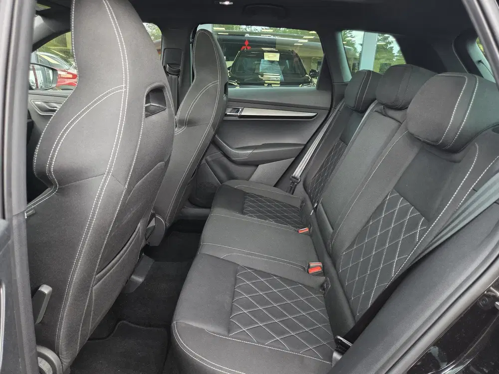 Skoda Karoq 1.5 TSI ACT Sportline Business uit 2021, foto 8
