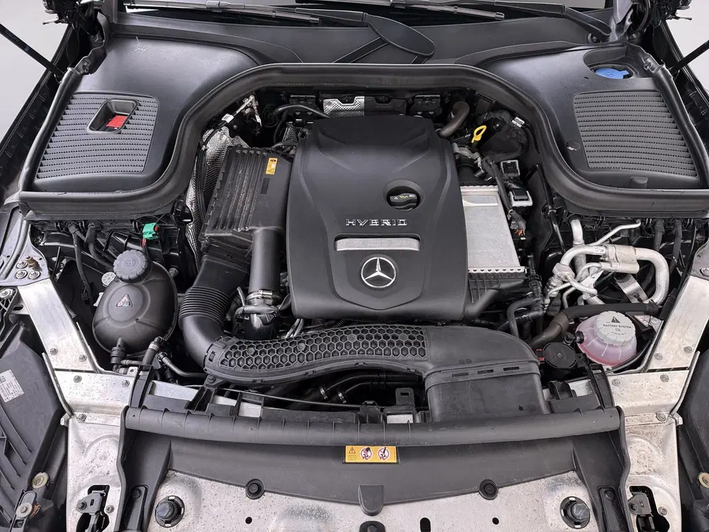 Mercedes-Benz GLC 300e AMG uit 2021, foto 12