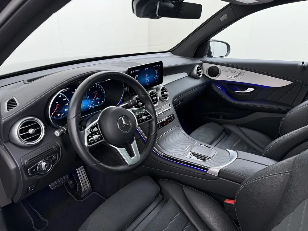 Mercedes-Benz GLC 300e AMG uit 2021, foto 17