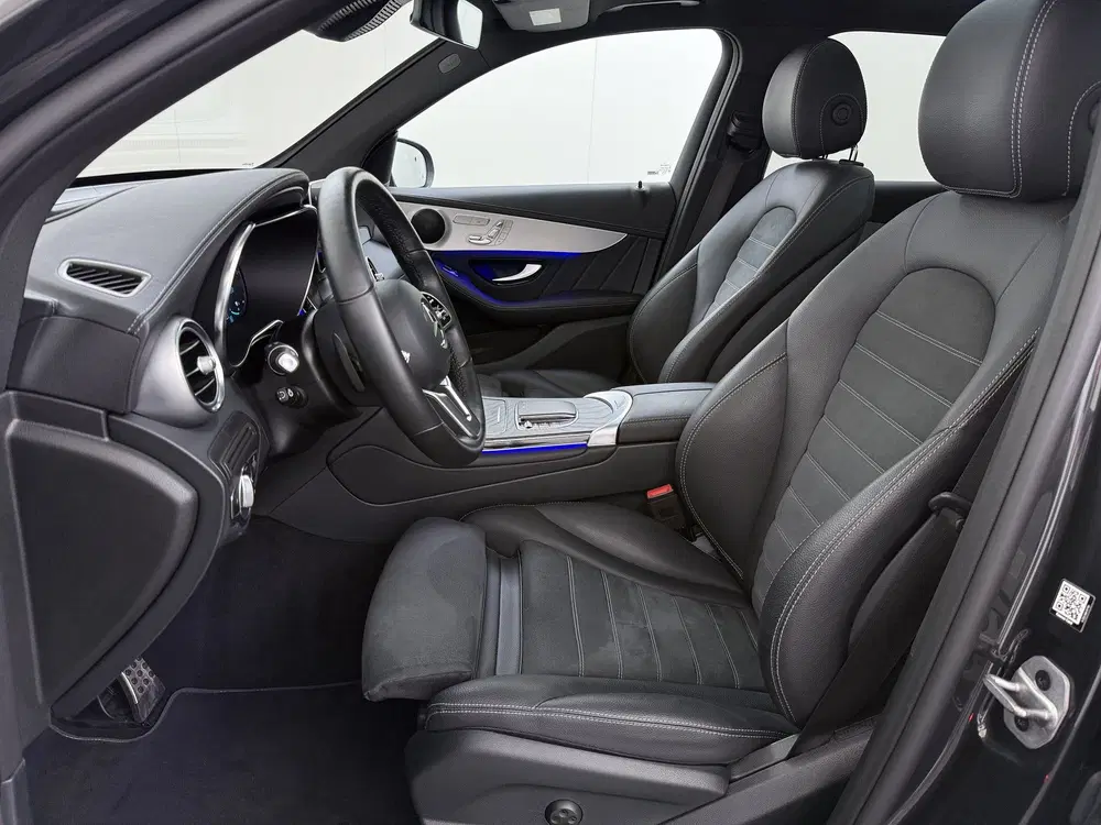 Mercedes-Benz GLC 300e AMG uit 2021, foto 18