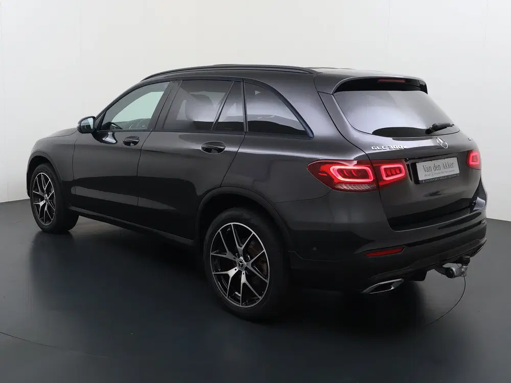 Mercedes-Benz GLC 300e AMG uit 2021, foto 2