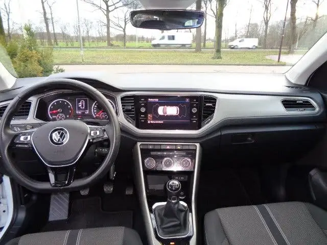 Volkswagen T-Roc TSI 110pk Style Navi Clima Trekhaak PDC NL uit 2022, foto 10