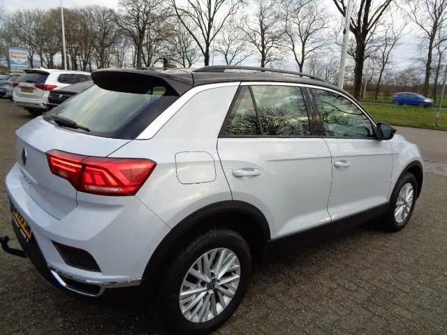 Volkswagen T-Roc TSI 110pk Style Navi Clima Trekhaak PDC NL uit 2022, foto 3