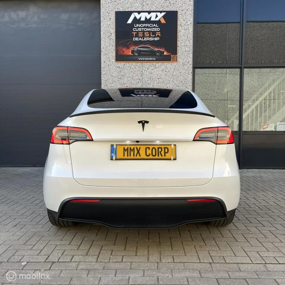 Tesla Model Y Long Range RWD + MMX PACK + IAP uit 2024, foto 8