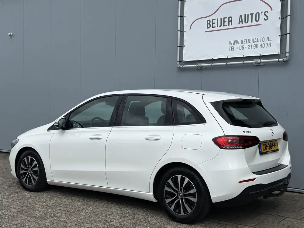 Mercedes-Benz B-Klasse 180 Business Solution Automaat Trekha uit 2019, foto 3