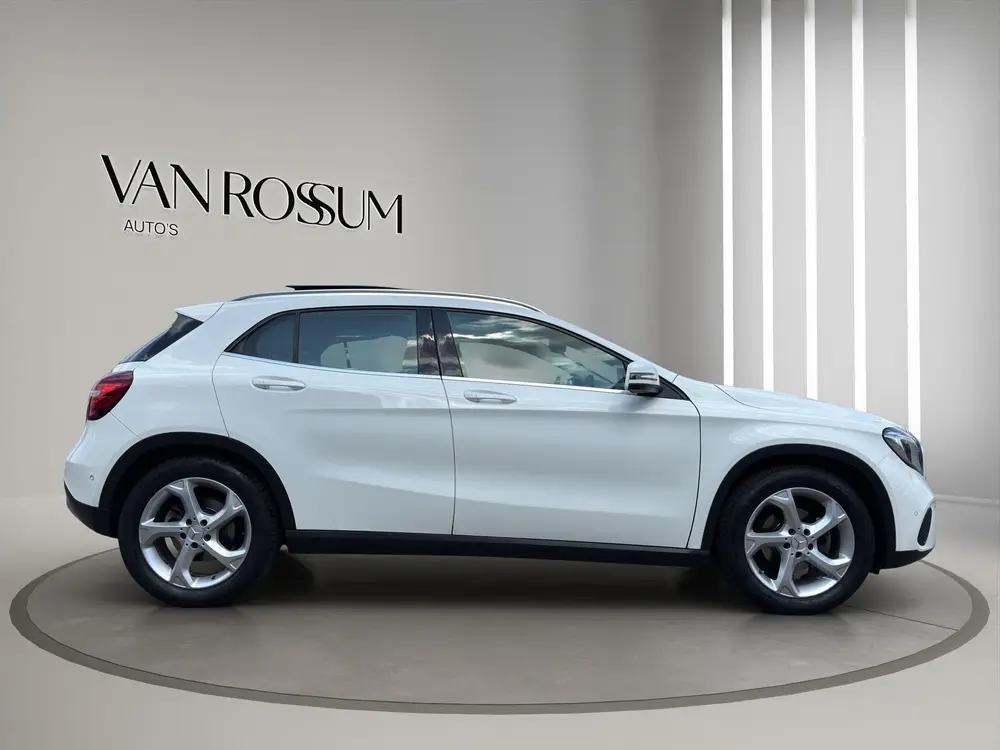 Mercedes-Benz GLA 180 Premium uit 2019, foto 2