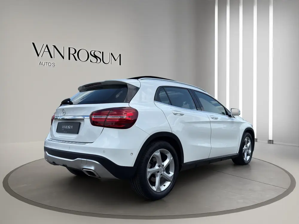 Mercedes-Benz GLA 180 Premium uit 2019, foto 3