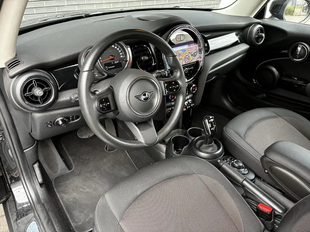 Mini Hatchback Cooper Essential Automaat 3 deurs uit 2023, foto 11