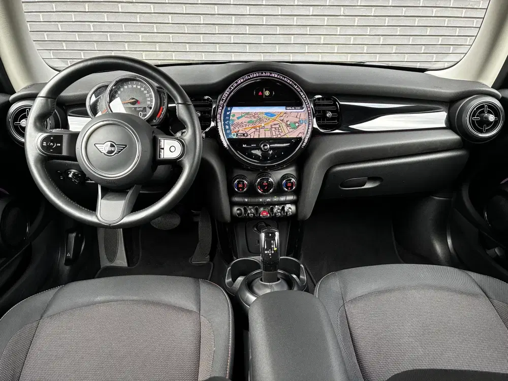 Mini Hatchback Cooper Essential Automaat 3 deurs uit 2023, foto 14