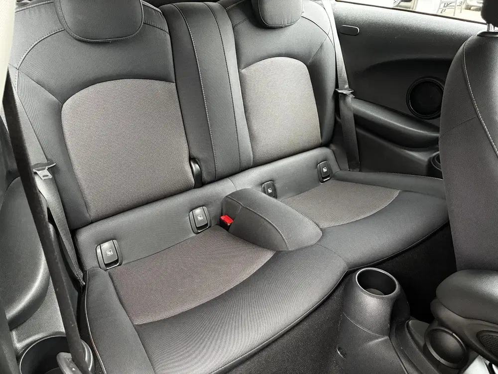 Mini Hatchback Cooper Essential Automaat 3 deurs uit 2023, foto 15