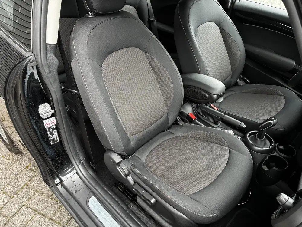 Mini Hatchback Cooper Essential Automaat 3 deurs uit 2023, foto 16