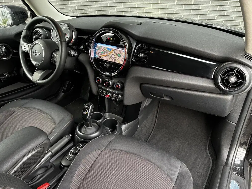 Mini Hatchback Cooper Essential Automaat 3 deurs uit 2023, foto 17