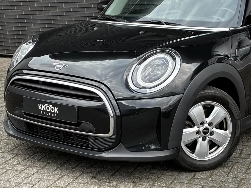Mini Hatchback Cooper Essential Automaat 3 deurs uit 2023, foto 2