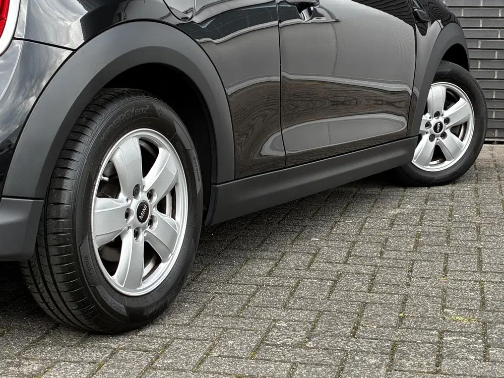 Mini Hatchback Cooper Essential Automaat 3 deurs uit 2023, foto 6