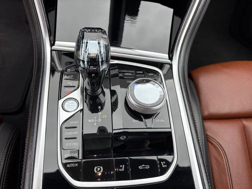 BMW 8-serie High Executive M SPORT uit 2021, foto 10