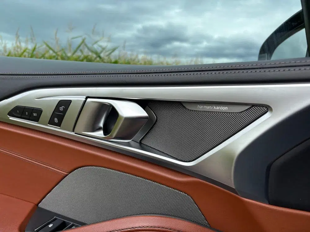 BMW 8-serie High Executive M SPORT uit 2021, foto 18