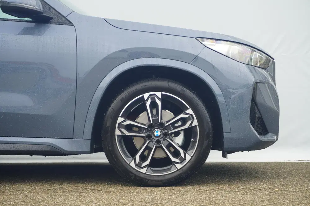 BMW iX1 eDrive20 uit 2026, foto 8
