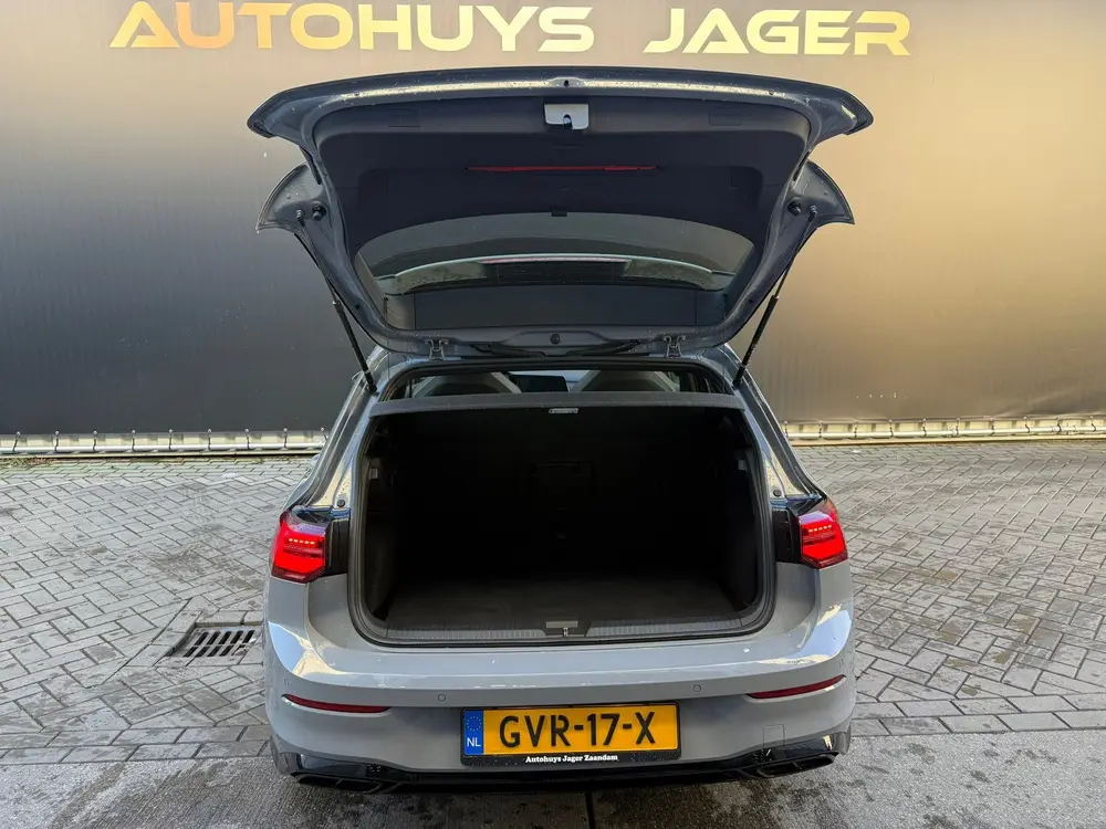 Volkswagen Golf 1.5 eTSI R-Line Pano IQlights Carplay Sfeer uit 2024, foto 20