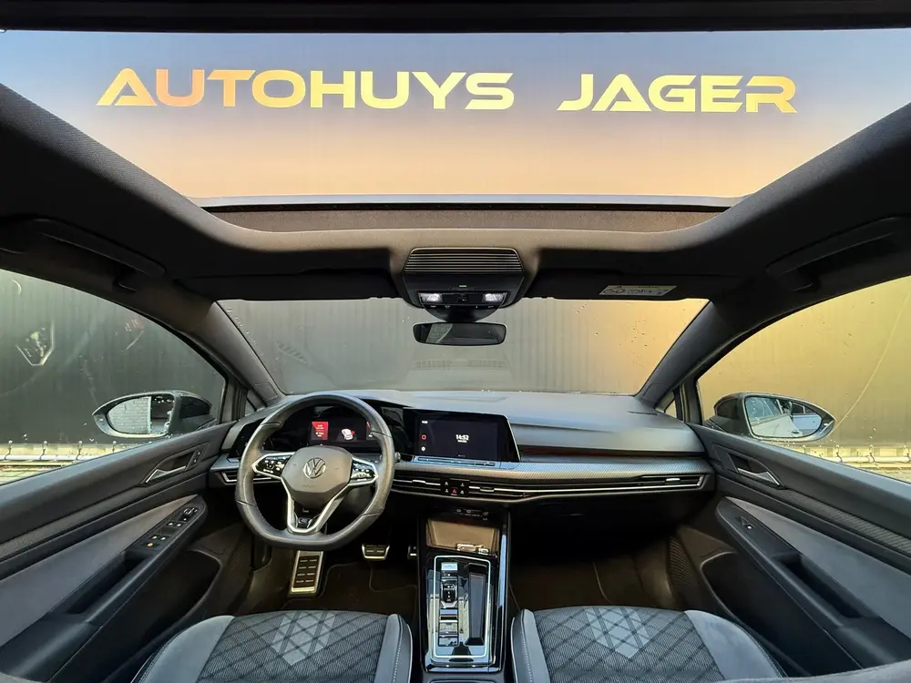 Volkswagen Golf 1.5 eTSI R-Line Pano IQlights Carplay Sfeer uit 2024, foto 3