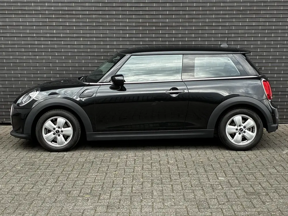 Mini Hatchback Cooper Essential Automaat 3 deurs uit 2023, foto 3