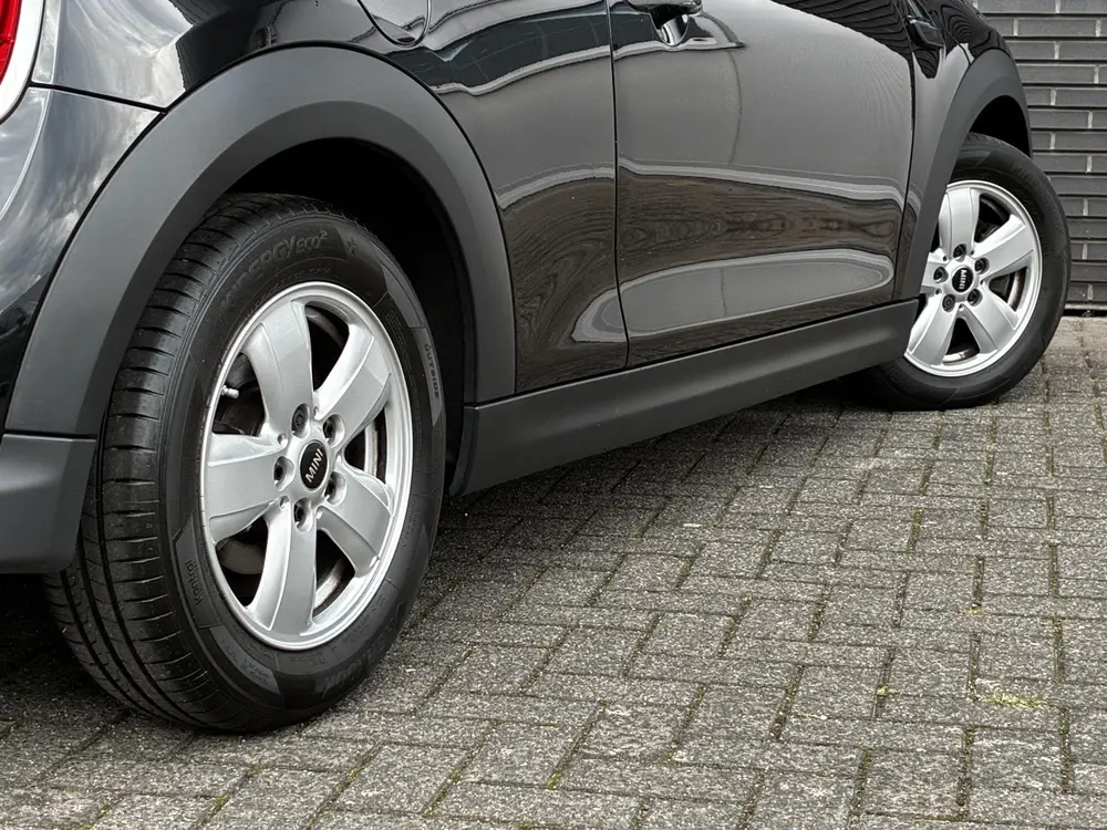 Mini Hatchback Cooper Essential Automaat 3 deurs uit 2023, foto 6