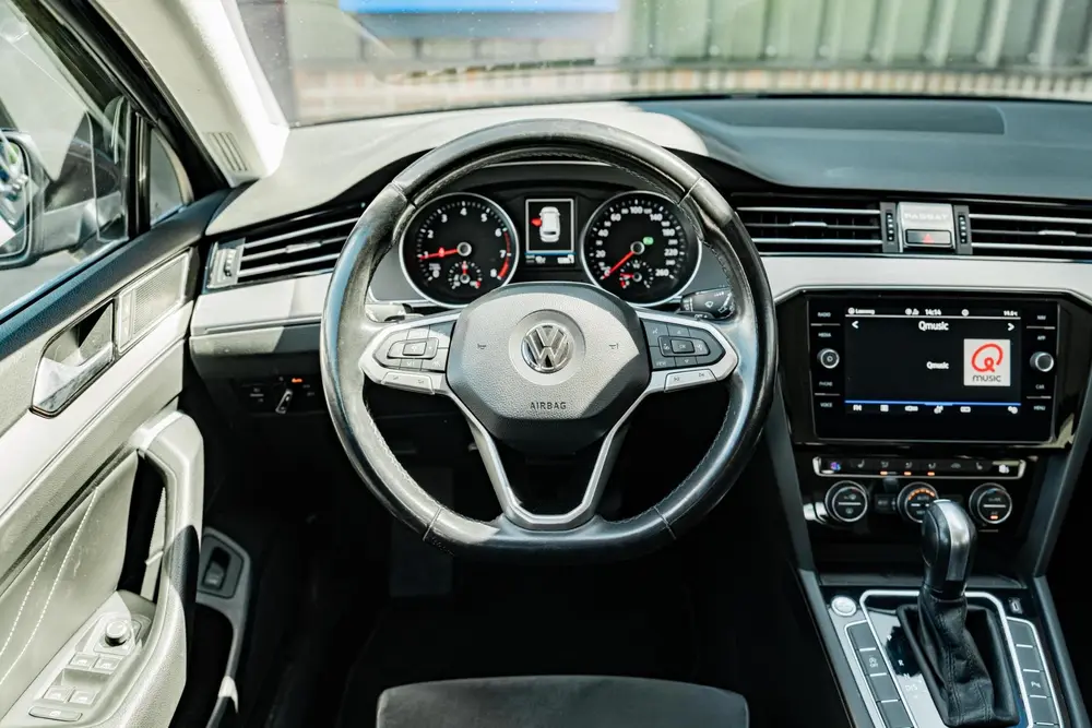Volkswagen Passat Variant 1.5 TSI Elegance Business R uit 2020, foto 13