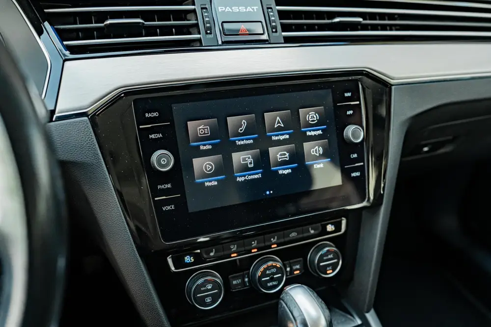 Volkswagen Passat Variant 1.5 TSI Elegance Business R uit 2020, foto 18