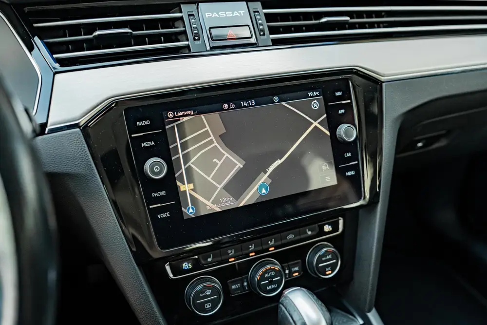 Volkswagen Passat Variant 1.5 TSI Elegance Business R uit 2020, foto 19