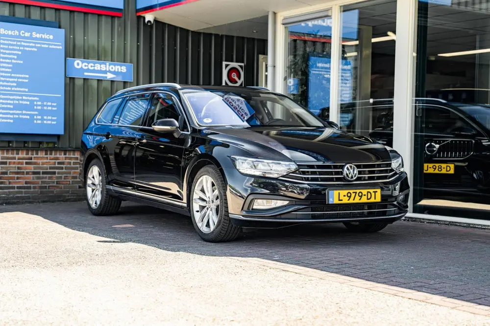 Volkswagen Passat Variant 1.5 TSI Elegance Business R uit 2020, foto 2